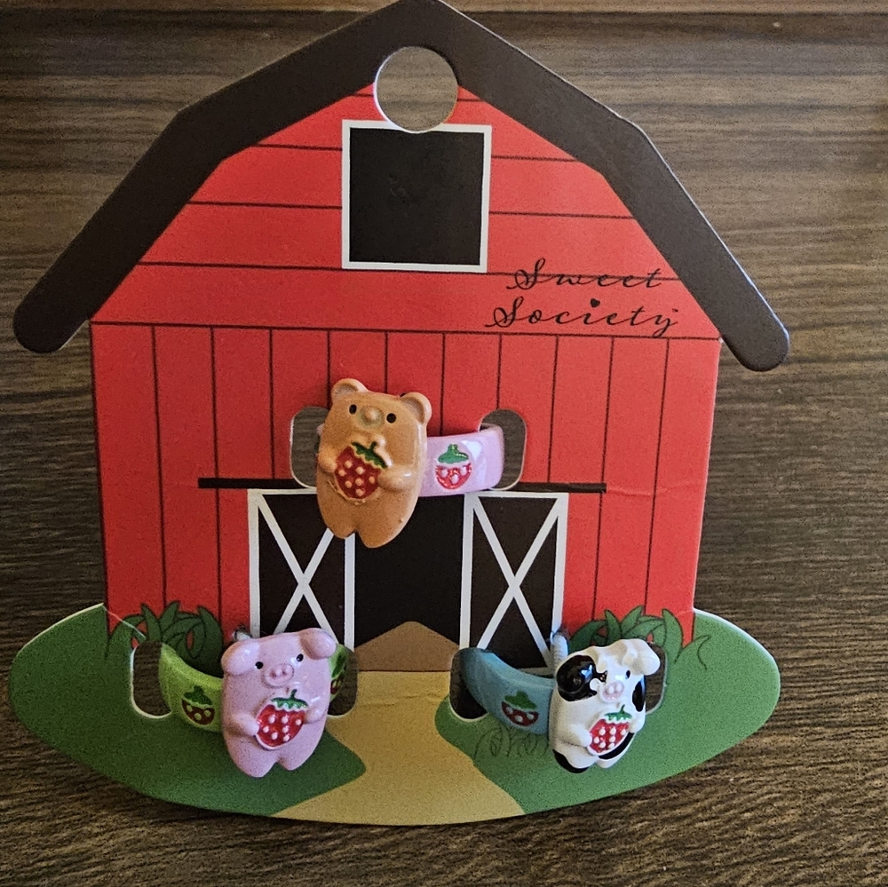 Farm Animals Rings Set Of 3 Cow Pig Bear With Strawberries NEW Sweet Society 7